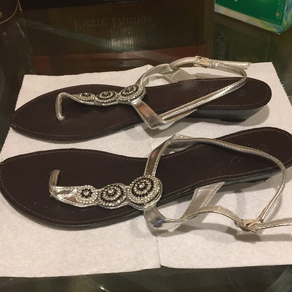 Sandal - Picture 2 of 3